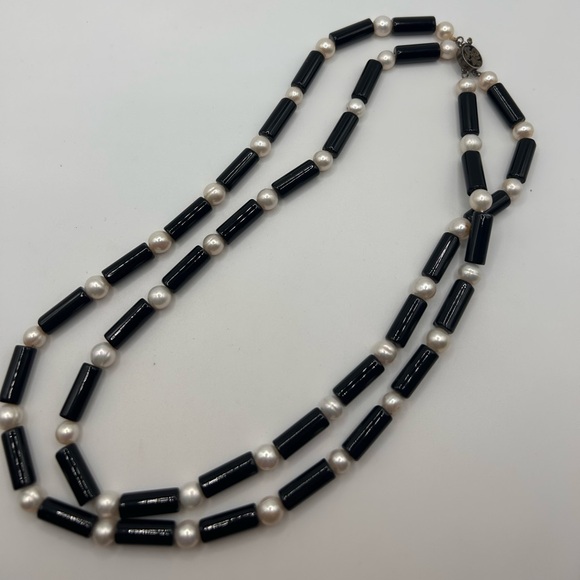 Vintage black onyx genuine pearl necklace with chinese “fu” silver clasp - Picture 4 of 6